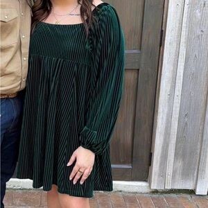 Elegant Green Velvet Dress
